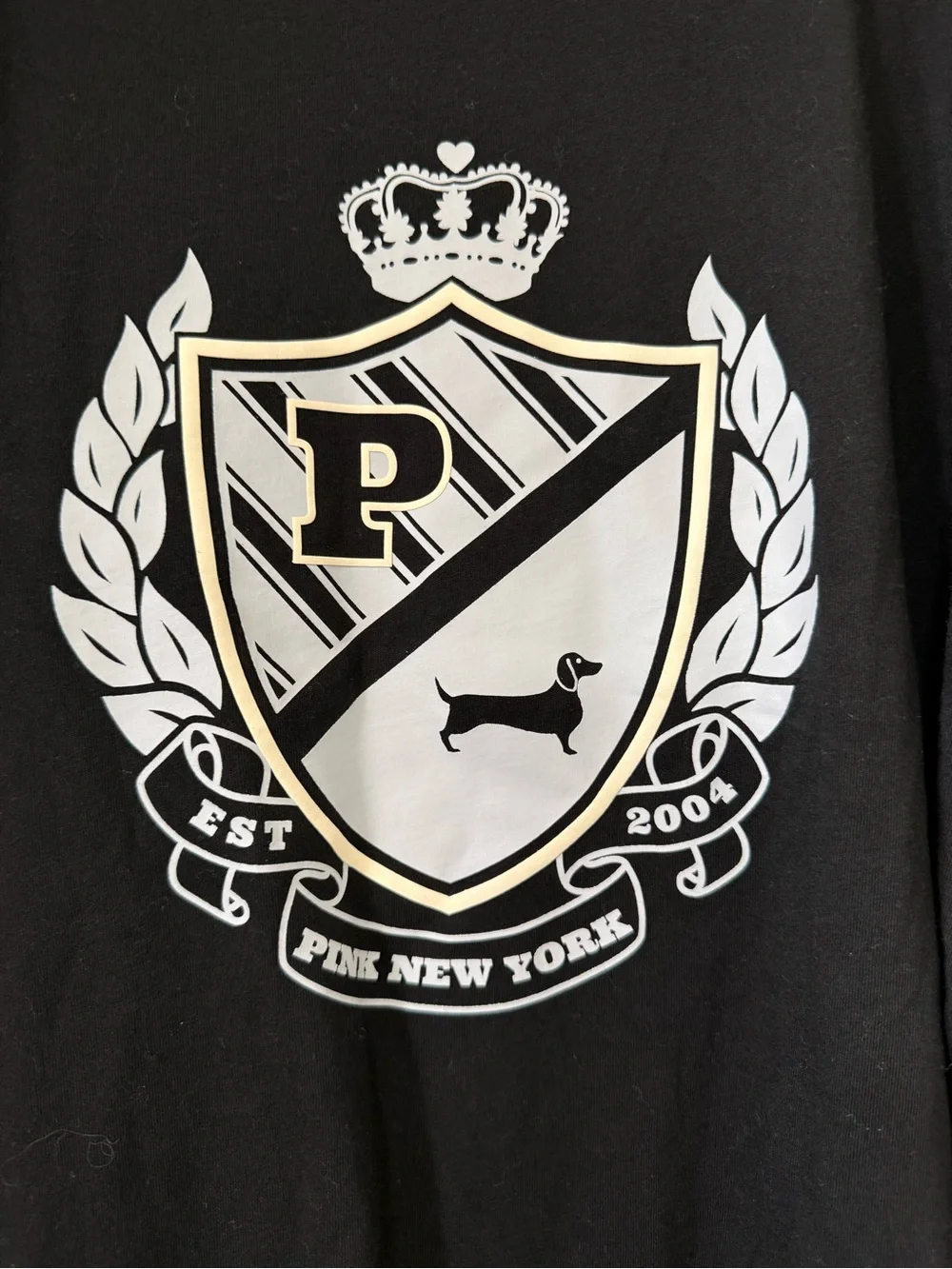 PINK Victoria's Secret Black Long-Sleeve Crew Tee with Crest Logo -size L *NWT